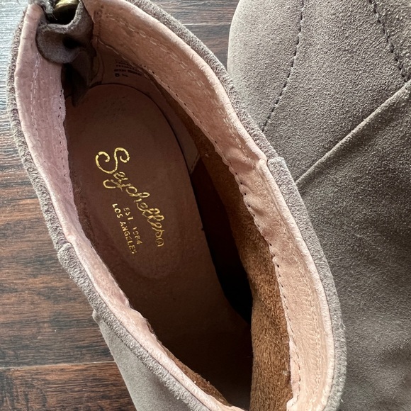 Seychelles Taupe Booties - Picture 7 of 8